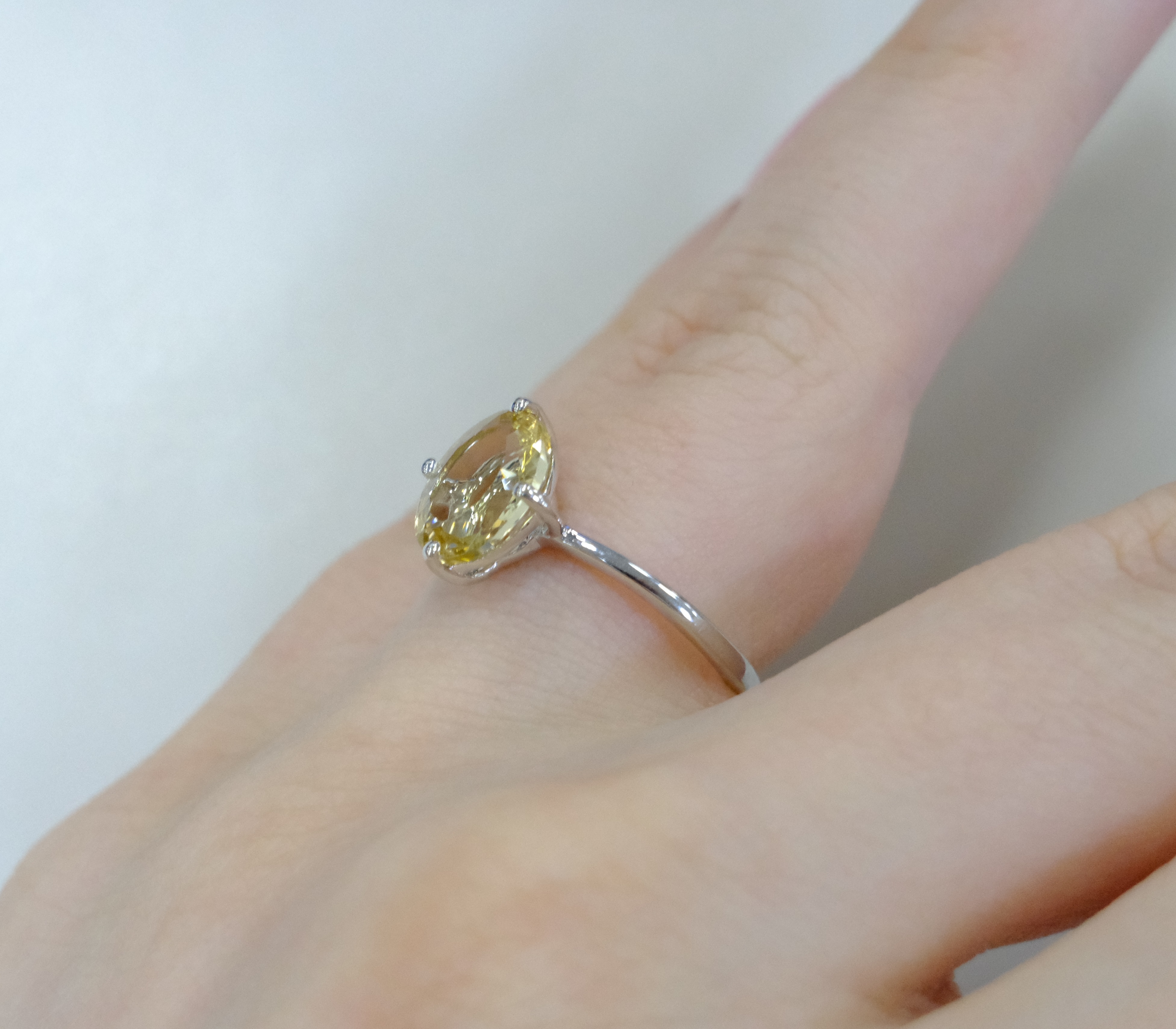 Серебряное кольцо с гелиодором